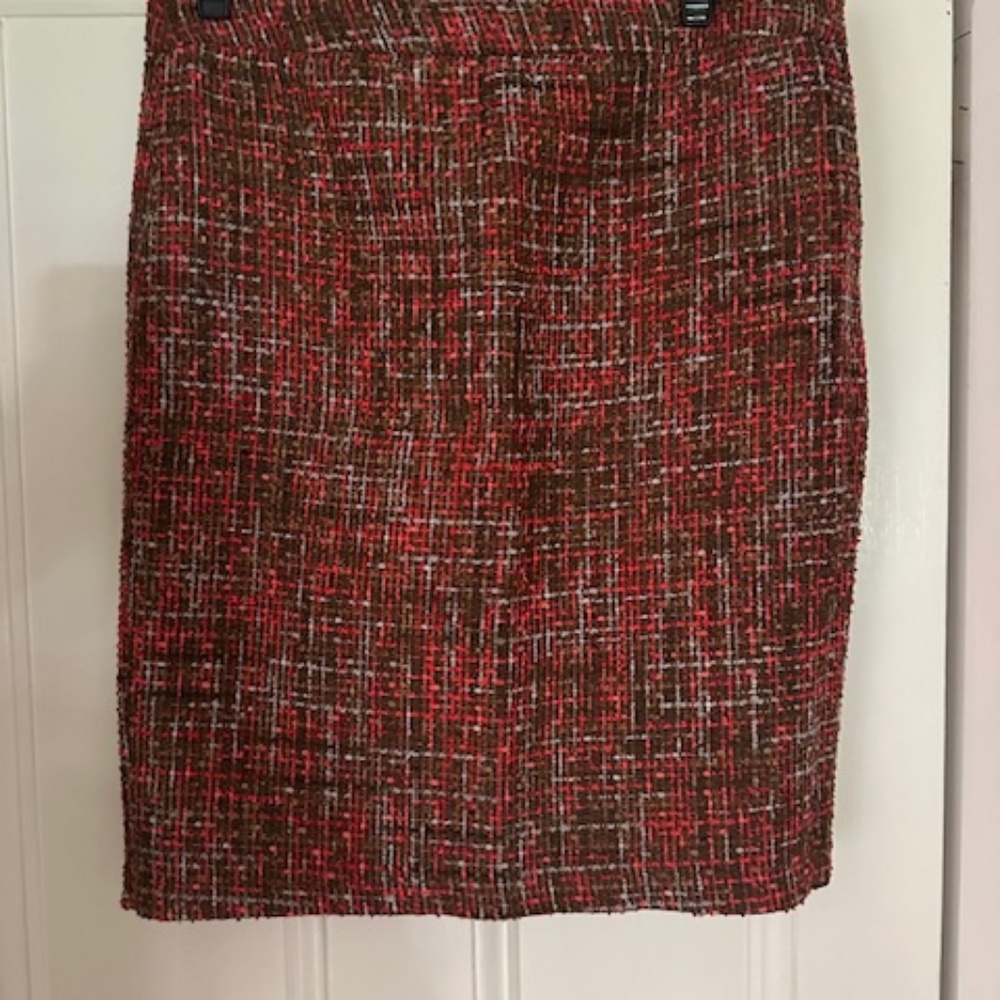 Dalia Collection Modern fit skirt size 6 Orange with gray and brown specs